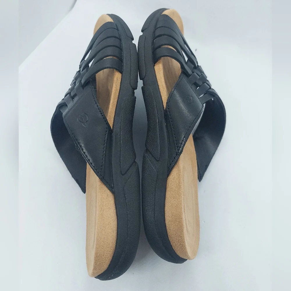 Easy Spirit Semeadow Slip On Sandals Size 8.5M Black Leather Open Toe Shoe